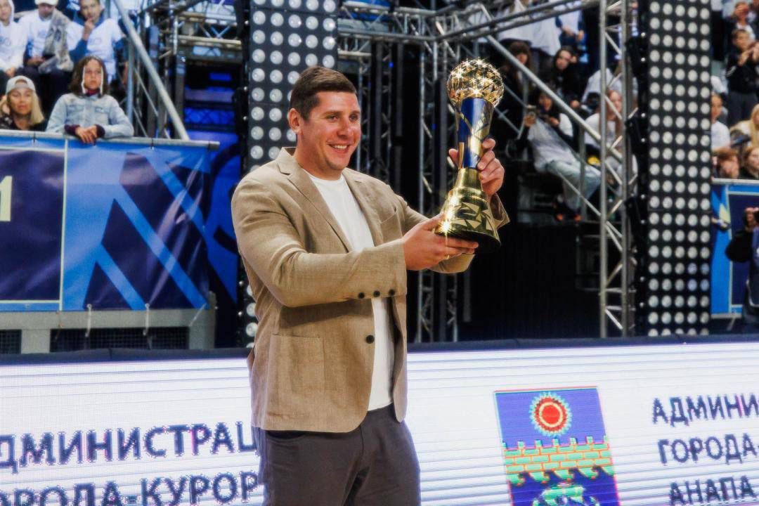 Поздравляем с Днём рождения президента волейбольного клуба «Динамо-Анапа» Юрьева Егора Юрьевича!